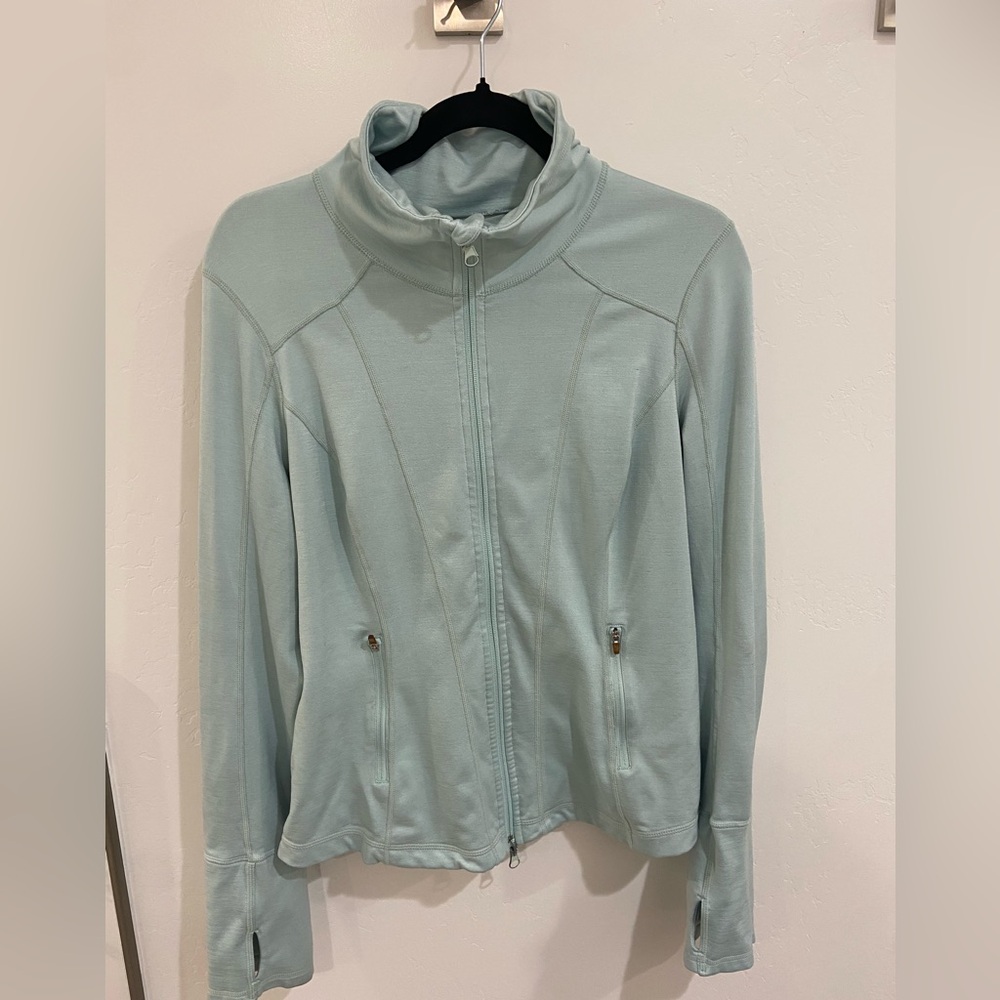 Ruffle back Zella active jacket, XL